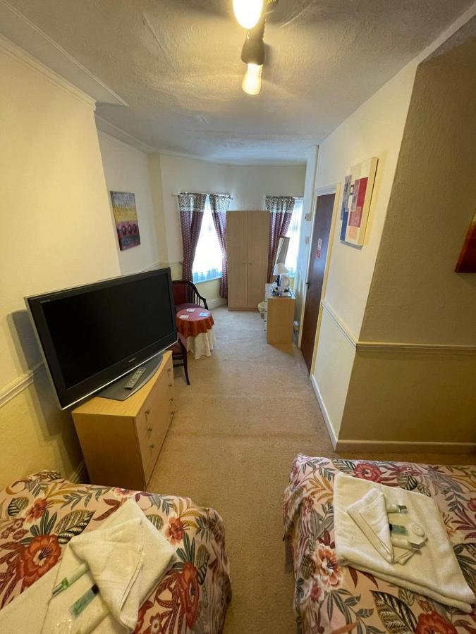 Nevele Bed & Breakfast Blackpool Bagian luar foto